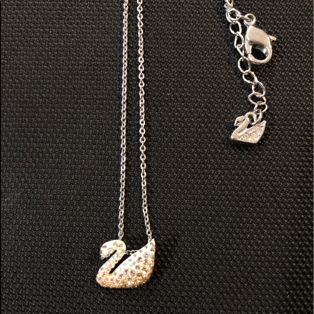 Iconic swan Pendant Swarovski